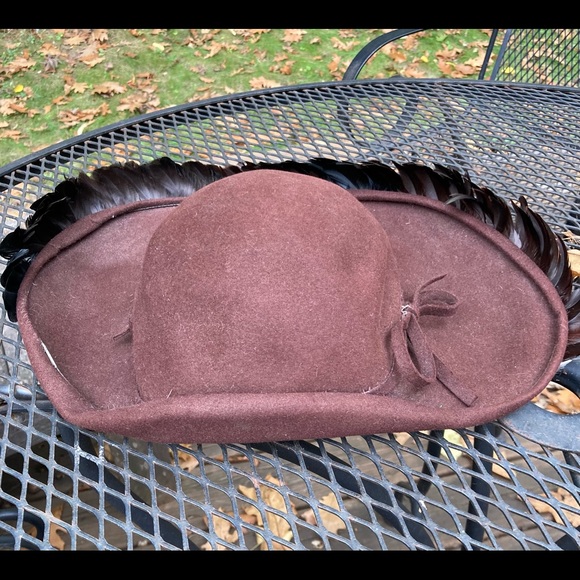 Vintage 1940s Mitzie Creations gorgeous brown wool hat with colored feathers